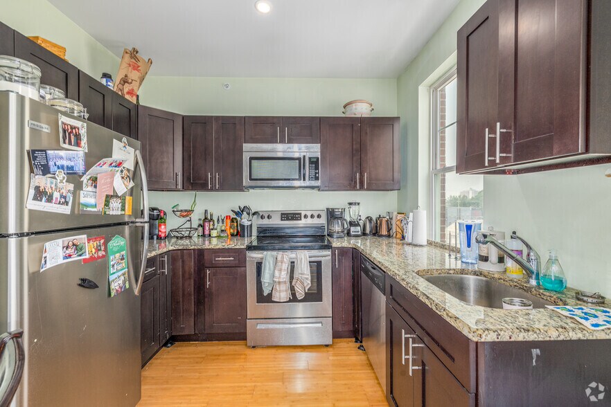 More Photos Of 327 N 40th St, Philadelphia Apartments For Sale