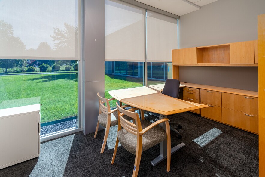 More Photos Of 5001 Meadowland Pky, Marion Office For Sale