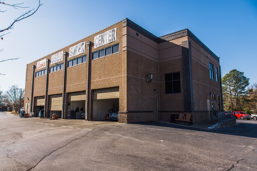 More Photos Of 692 E Longview St, Fayetteville General Retail For Lease