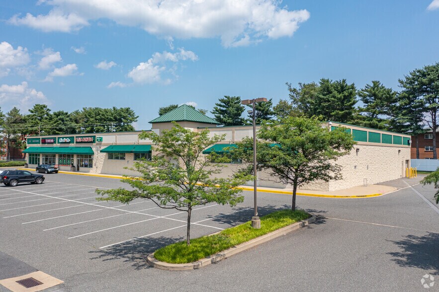 Primary Photo Of 1500 Beaver Brook Plz, New Castle Storefront For Lease