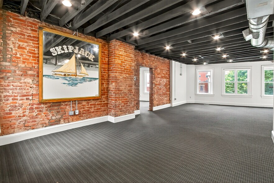 More Photos Of 1813-1815 Adams Mill Rd NW, Washington Restaurant For Lease