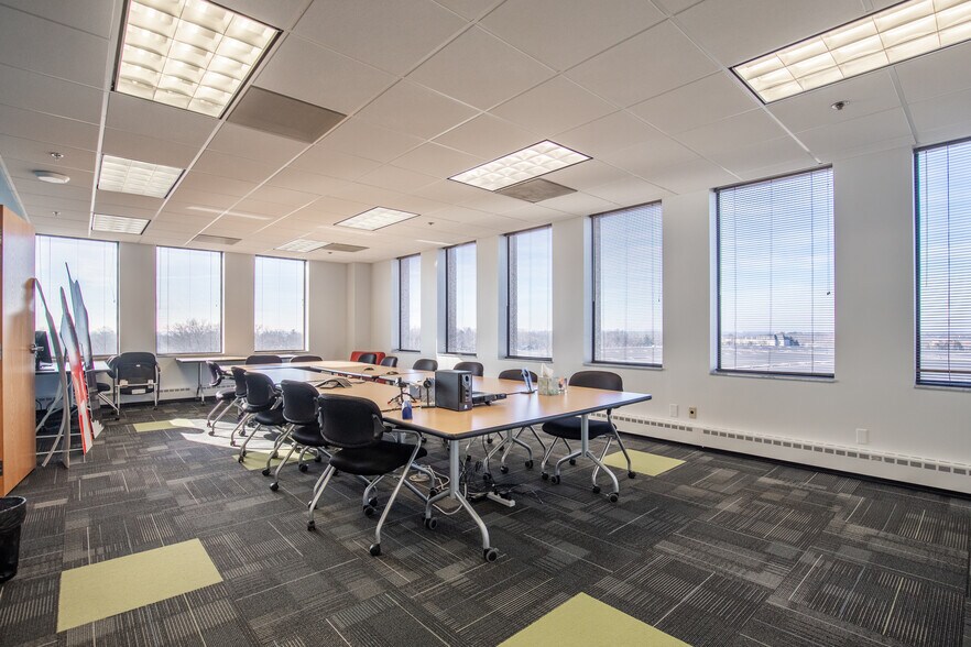 More Photos Of 9666 Olive Blvd, Olivette Office For Lease