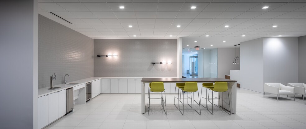 More Photos Of 1200 Smith St, Houston Office For Lease