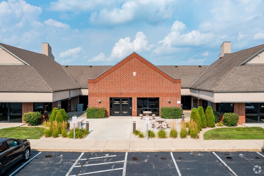 More Photos Of W177N9856-W178 N9912 Rivercrest Dr, Germantown Office For Lease