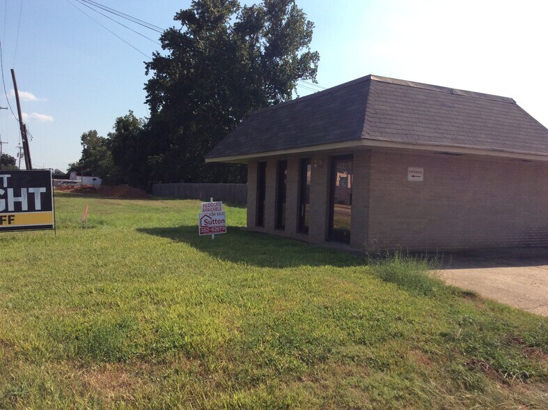 Primary Photo Of 320 South Dr Hwy 1 SOuth Hwy, Natchitoches Apartments For Sale