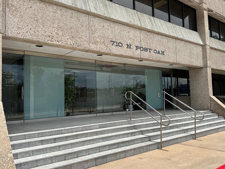 More Photos Of 710 N Post Oak Rd, Houston Office For Lease