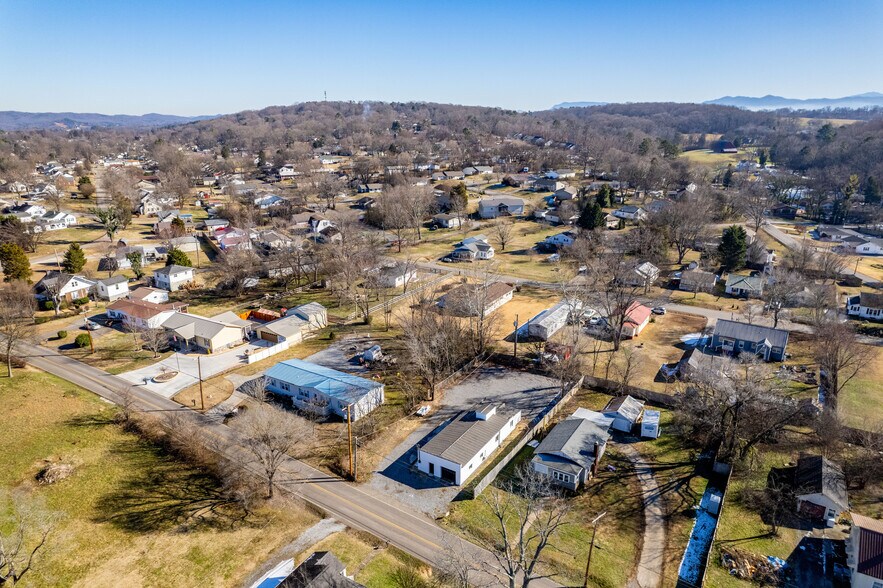 More Photos Of 2336 Old Knoxville Pike, Maryville Light Manufacturing For Sale