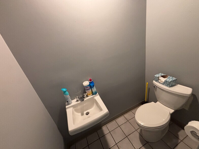 More Photos Of 1805-1811 Sawmill Pky, Huron Warehouse For Sale