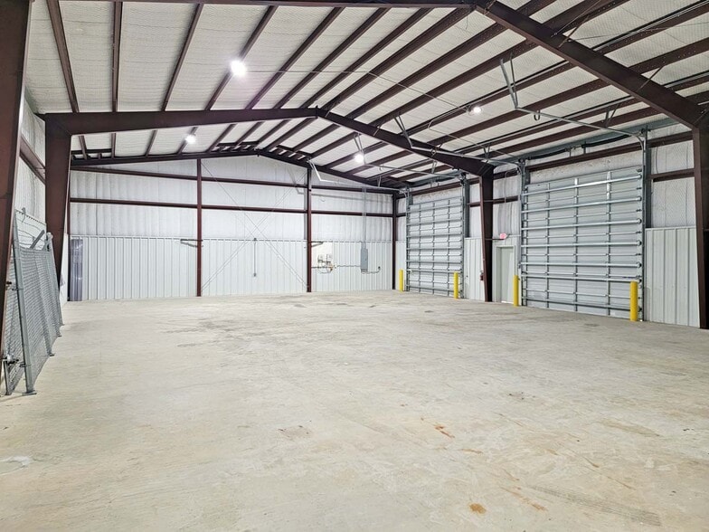 More Photos Of 8233 Leopard St, Corpus Christi Unknown For Lease