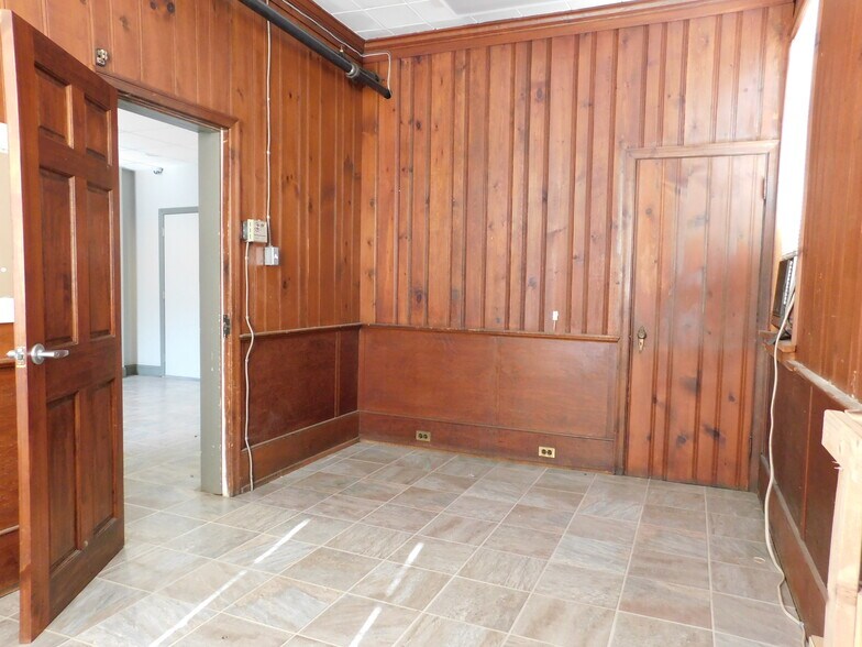 More Photos Of 813 N 4th St, Allentown Warehouse For Lease