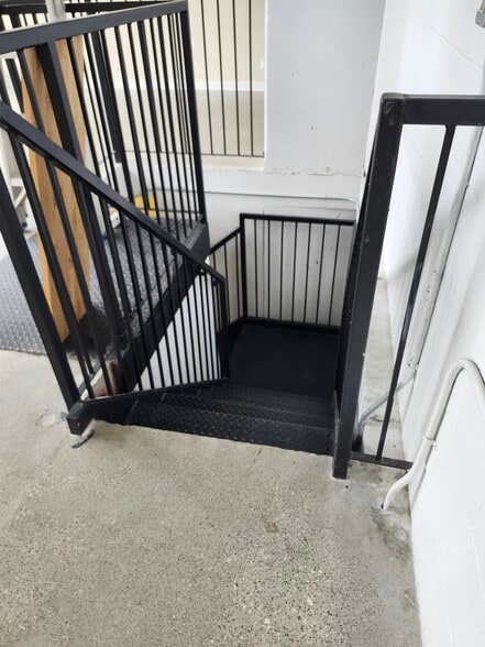 More Photos Of 1205 Queen St W, Toronto Apartments For Lease