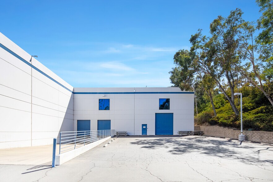 More Photos Of 27963 Franklin Pky, Valencia Warehouse For Lease