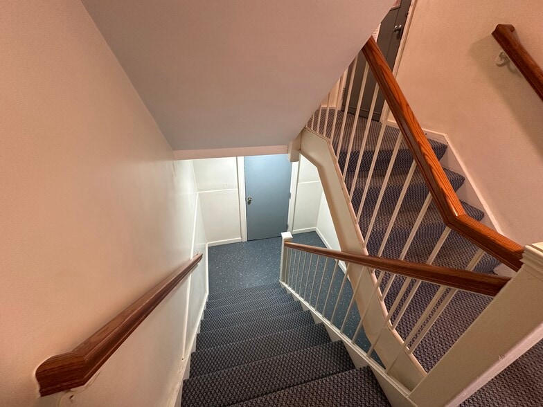 More Photos Of 1701 Belle View Blvd, Alexandria Office For Lease