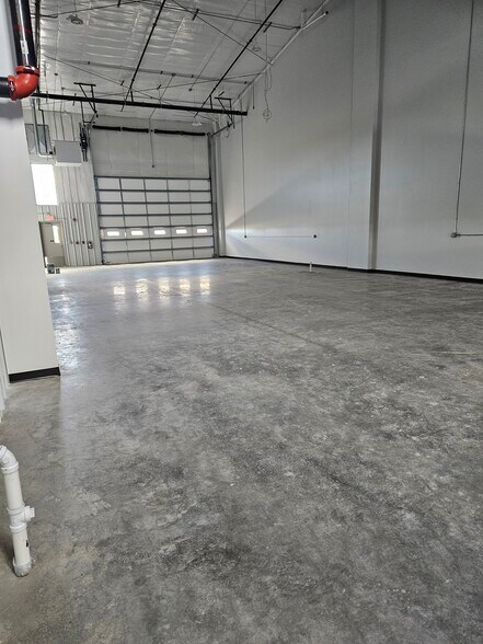 More Photos Of Great Falls International Airport, Great Falls Manufacturing For Lease