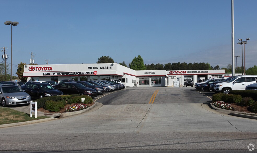 Primary Photo Of 2330-2350 Browns Bridge Rd, Gainesville Auto Dealership For Sale