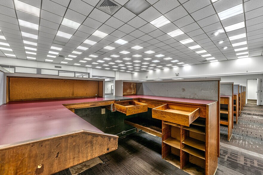 More Photos Of 5950 E Admiral Pl, Tulsa Lodge Meeting Hall For Sale