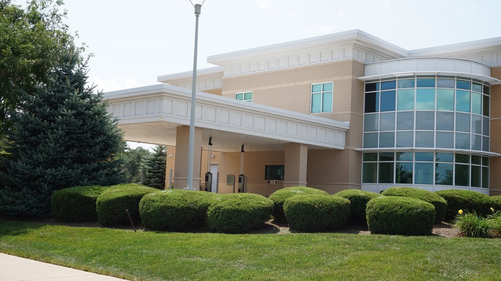 Primary Photo Of 400 E Lincoln Hwy, New Lenox Office For Lease