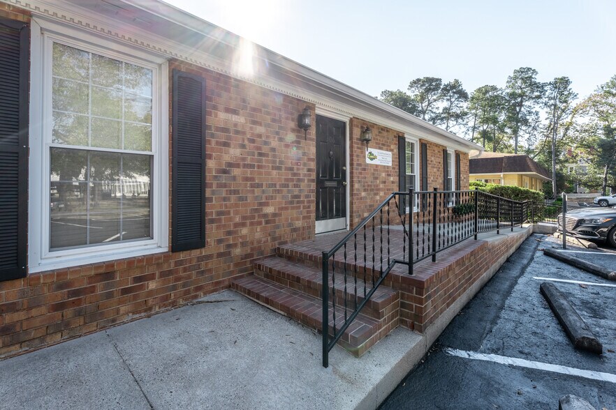 More Photos Of 306 Laurens St NW, Aiken Office For Lease