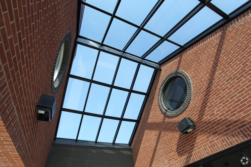 More Photos Of 3205 Eagle Crest Dr Ne, Grand Rapids Office For Sale