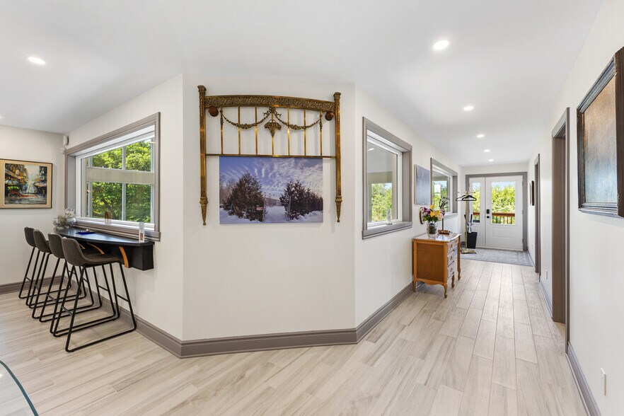 More Photos Of 57 Rue Allan, Brownsburg-chatham Apartments For Sale