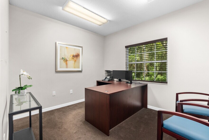 More Photos Of 8473 W Linebaugh Ave, Tampa Office For Lease