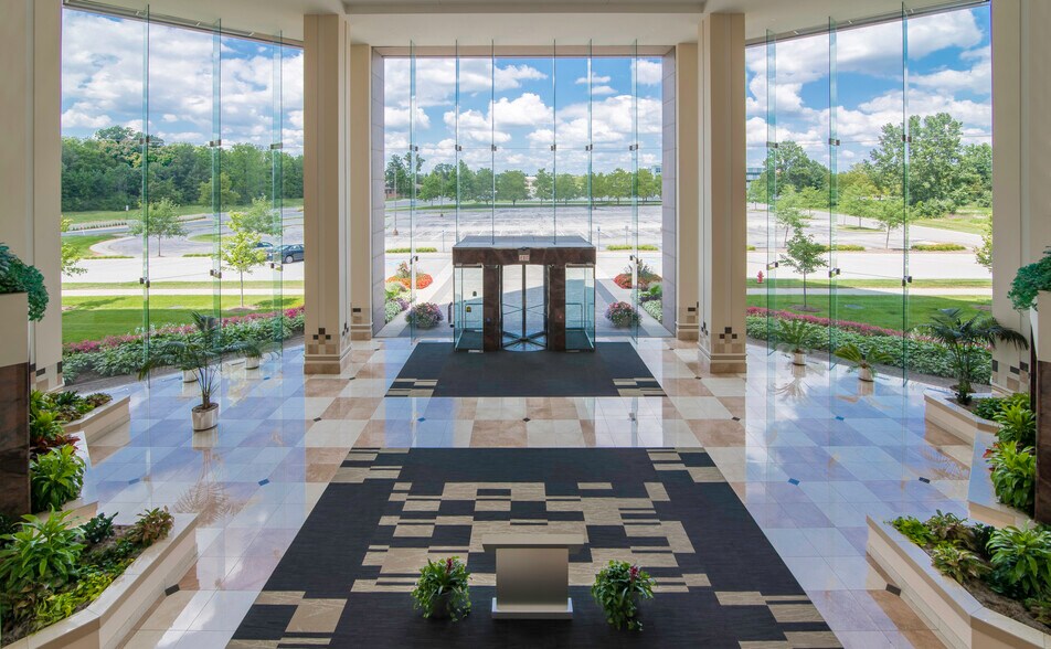 More Photos Of 10201 N Illinois St, Indianapolis Office For Lease