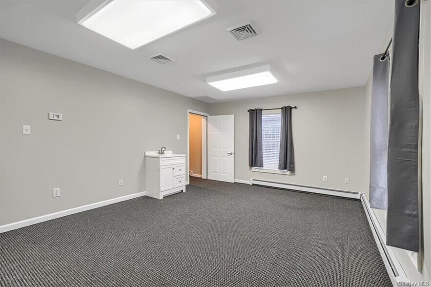 More Photos Of 2679 Route 17M, Goshen Medical For Lease