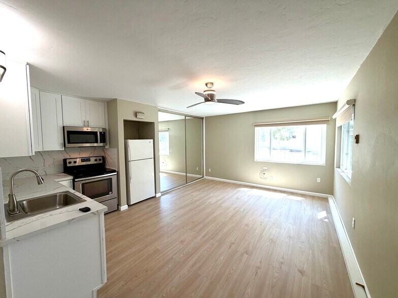 More Photos Of 3560 Front St, San Diego Multifamily For Sale