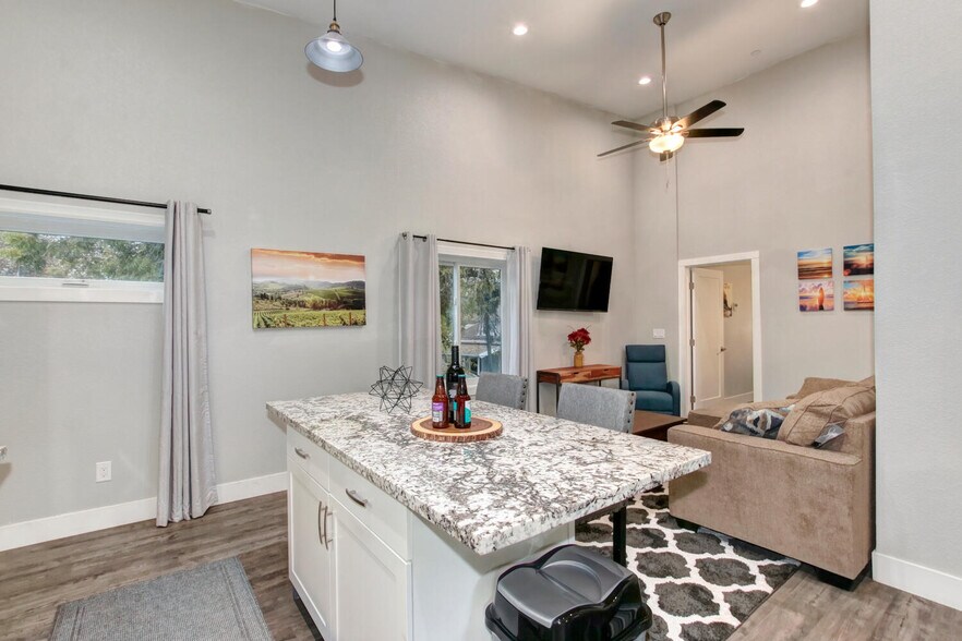 More Photos Of 1413-1415 Victorian Aly, Sacramento Apartments For Sale