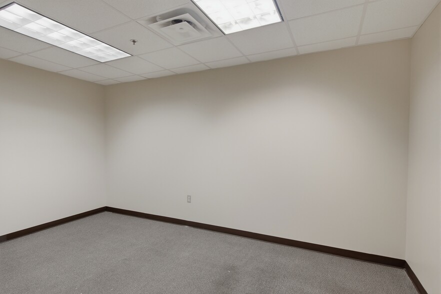 More Photos Of 421 Main St, Franklin Storefront Retail Office For Lease