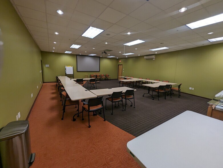 More Photos Of 5901 Technology Center Dr, Indianapolis Office For Lease