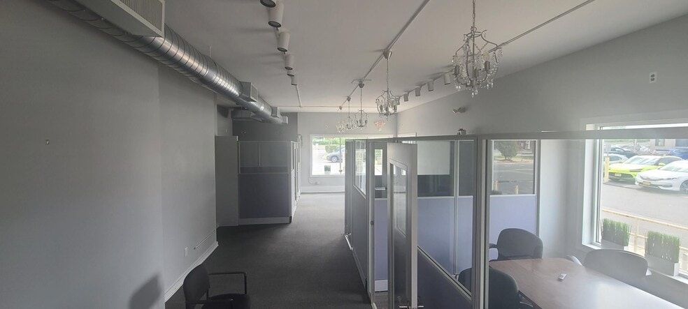 More Photos Of 90 Broadhollow Rd, Melville Freestanding For Lease