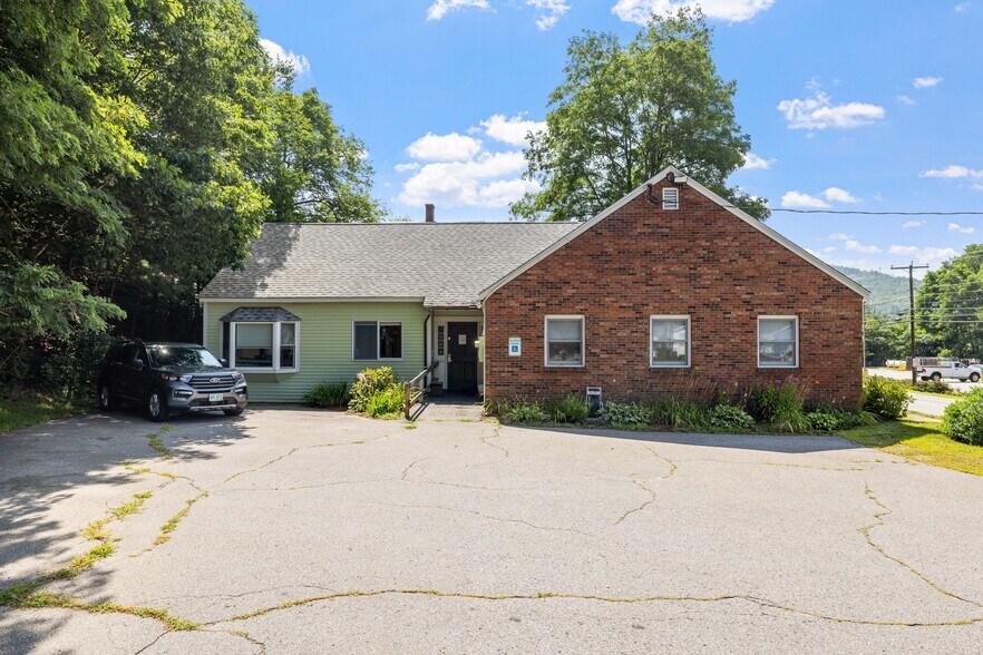 More Photos Of 214 Lake St, Bristol Office For Sale