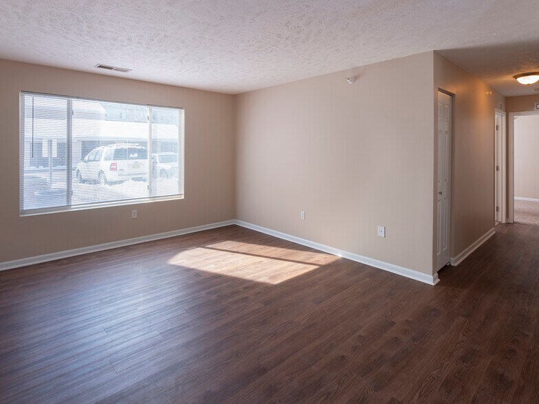 More Photos Of 904-908 Kasper St, Bellevue Multifamily For Sale