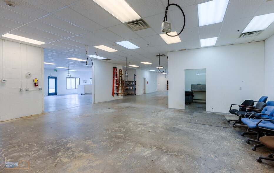 More Photos Of 1243 S Sherman Dr, Longmont Warehouse For Lease