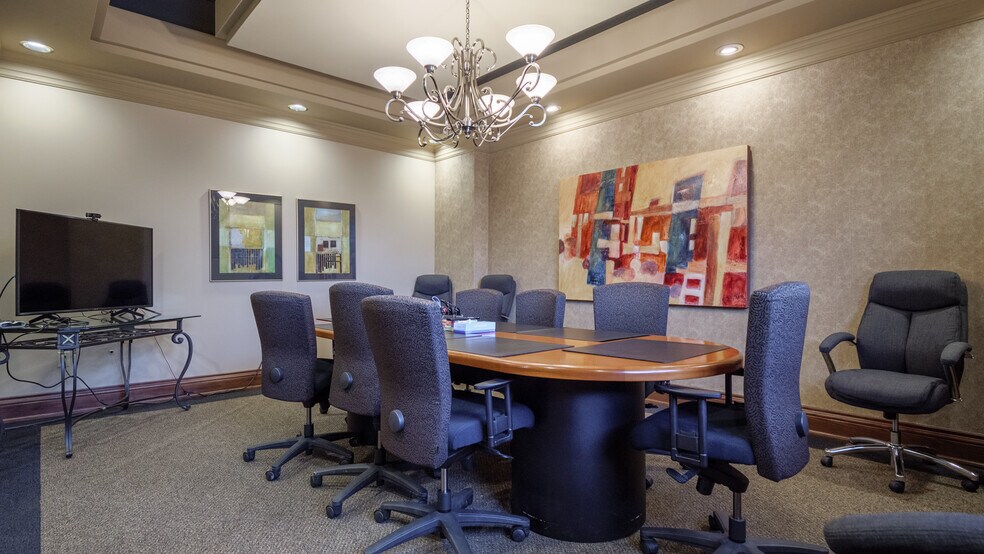 More Photos Of 484 Pelissier St, Windsor Office For Lease