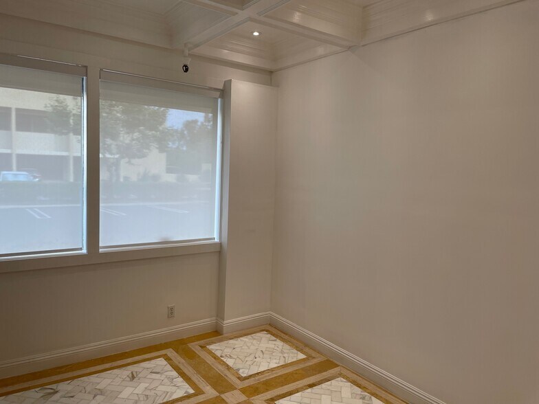 More Photos Of 1100 Quail St, Newport Beach Medical For Sale