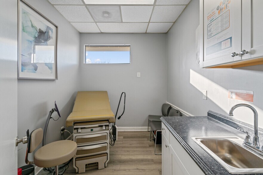 More Photos Of 237 Upper Riverdale Rd, Riverdale Medical For Sale