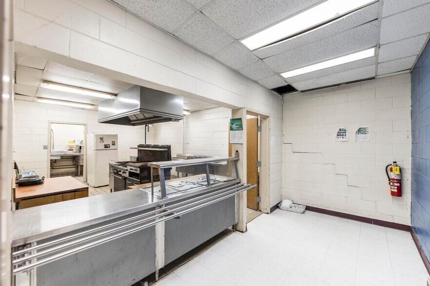 More Photos Of 2270 Shurling Dr, Macon-Bibb Religious Facility For Sale