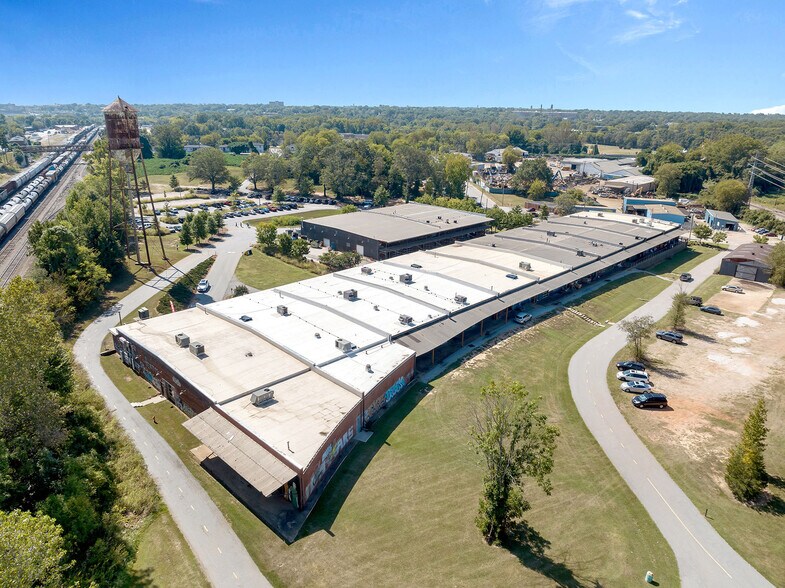 More Photos Of 1320 Hampton Avenue Ext, Greenville Unknown For Lease