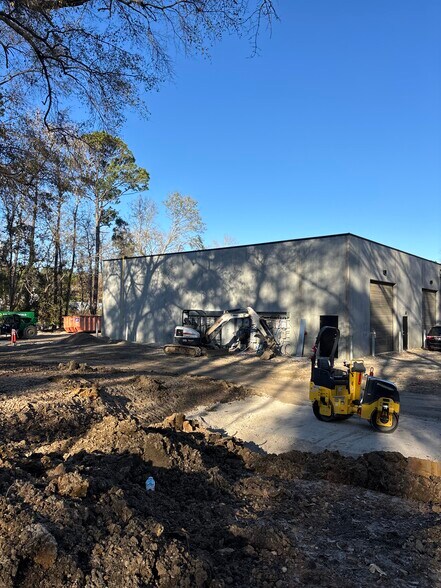 More Photos Of 6548 Ward Ave, North Charleston Light Distribution For Lease