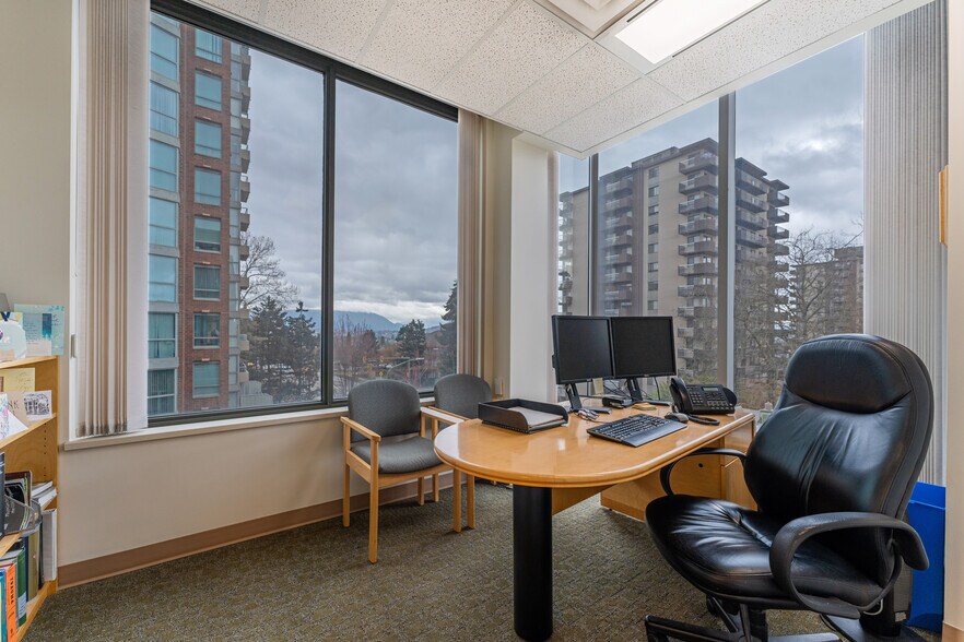 More Photos Of 4885 Kingsway, Burnaby Medical For Lease