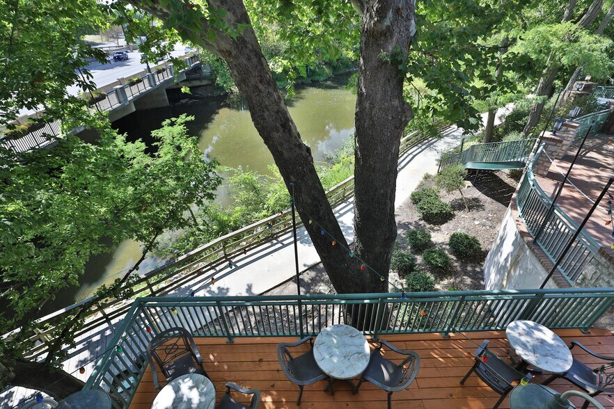 More Photos Of 57 Mill St, Columbus Storefront For Sale