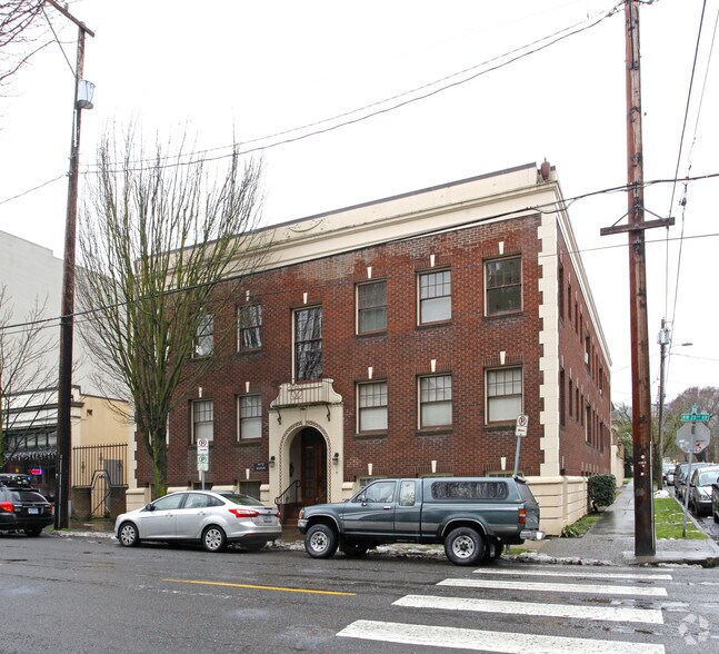 More Photos Of 1323 NW 23rd Ave, Portland Apartments For Sale