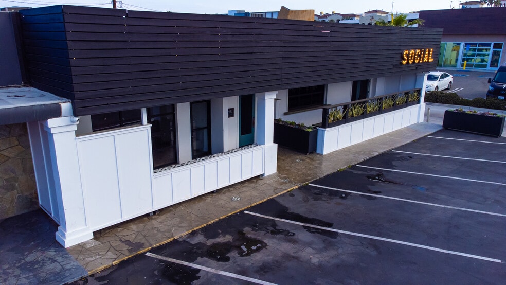 More Photos Of 512 W 19th St, Costa Mesa Restaurant For Sale