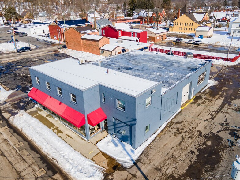 More Photos Of 208 E Lincoln Way, Lisbon Auto Repair For Sale