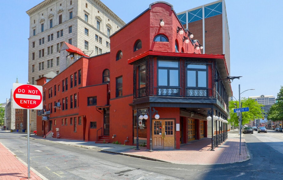 More Photos Of 321 N 2nd St, Harrisburg Restaurant For Lease