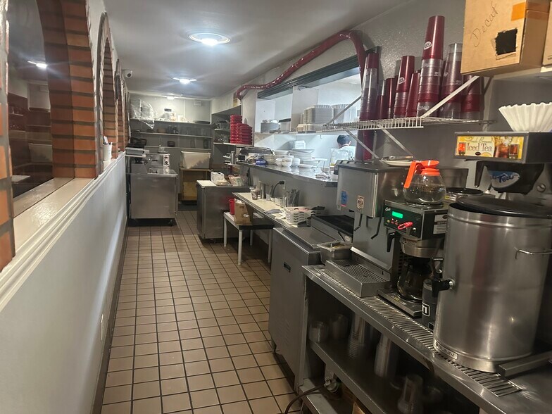 More Photos Of 1417 Cheyenne Ave, Loveland General Retail For Sale