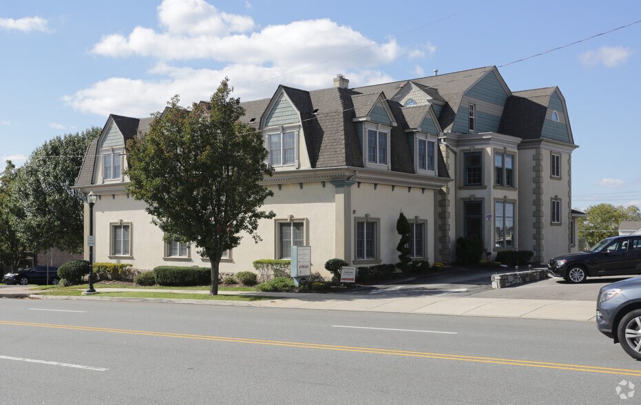 Primary Photo Of 500 Fayette St, Conshohocken Medical For Lease