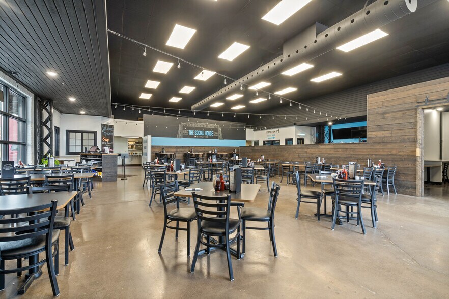 More Photos Of 329-355 S Lake Ave, Duluth General Retail For Lease